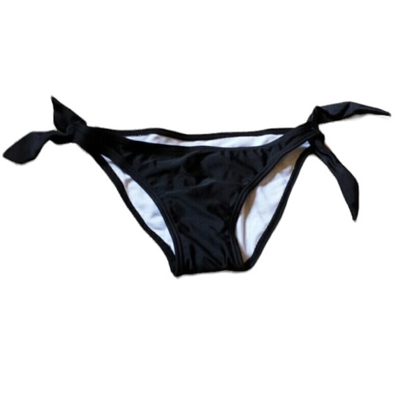 Cute Black Bikini Set!! - Picture 2 of 4